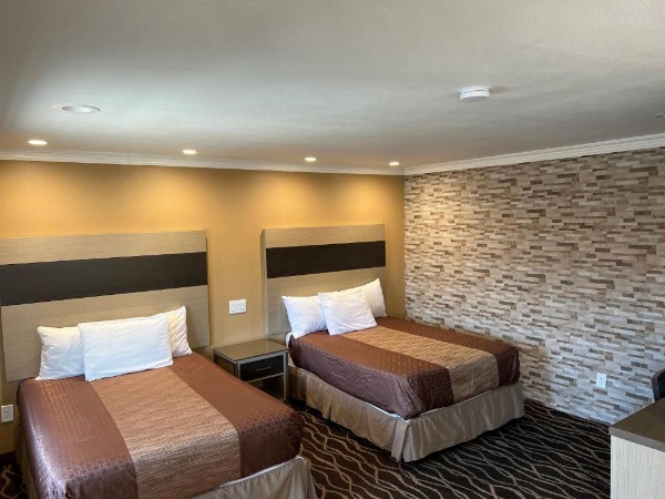 Walnut Inn & Suites West Covina image 16
