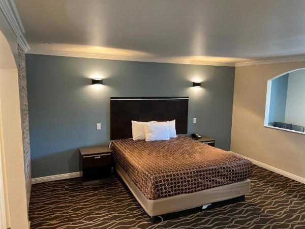 Walnut Inn & Suites West Covina image 27